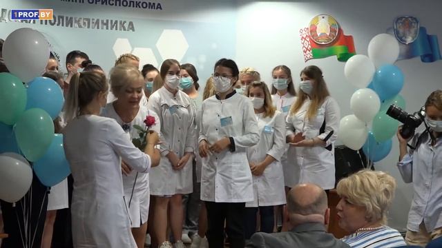 Посвящение в профессию. Ряды медицинских работников пополнились молодыми специалистами смотреть онлайн