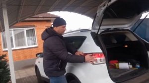 Как снять задний фонарь на Форд Куга 2. How to remove the taillight on Ford Kuga 2 Escape.