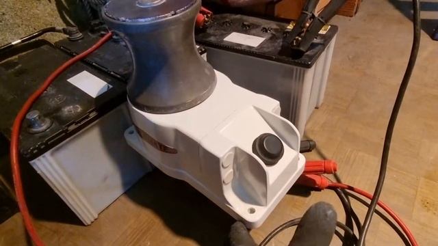 Японская лебедка Yamaha Powermate, 12Вольт, 200Ватт. смотреть онлайн