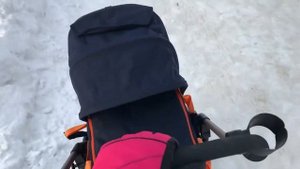 Как ездит Cybex Melio 2020 Navy Blue зимой по снегу. Коляска для лета и зимы