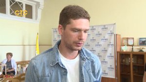 Евгений Кузнецов ответил на вопросы юных хоккеистов