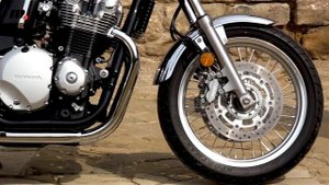 Honda CB 1100 EX/RS | Presentación / Test / Review en español | motos.net