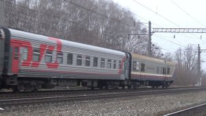 Электровоз ЭП1М-791 с пассажирским поездом