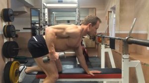 Разгибание рук в наклоне на трицепс одной рукой поочередно