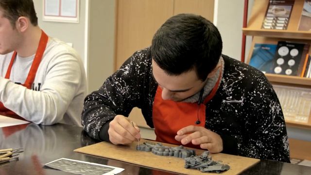 Реставратор декоративных штукатурок и лепных изделий