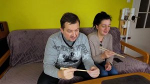 Учимся есть палочками для еды