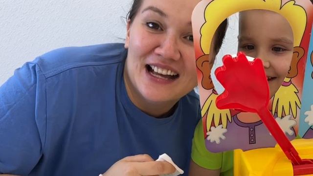 Веселый челлендж Пирог в лицо от Ахмад Формат смотреть онлайн