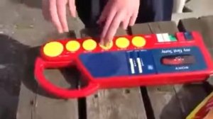 Прикольный музон на детской игрушке!