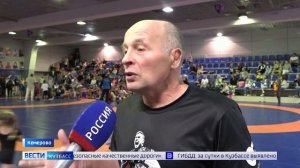 Анатолий Малыхин встретился с воспитанниками кузбасской школы единоборств