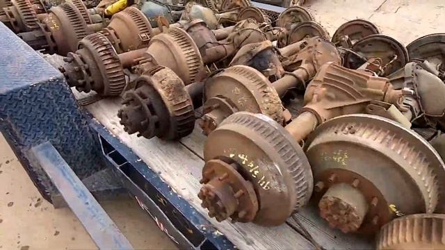 WE HIT THE JUNKYARD 14 BOLT AXLE MOTHERLOAD! ? смотреть онлайн