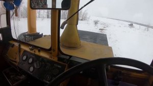 Трактор К-701. Вытаскиваю застрявший Т-150К. Пробуем делать снегозадержание.
