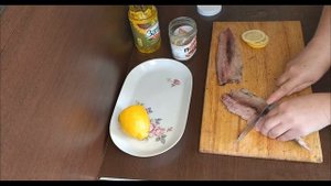 ЭТО ВКУСНО И ДЕШЕВО. Пресерва из сельди в домашних условиях. Обалденная селедочка в масле с лимоном