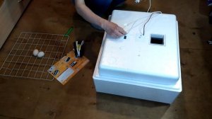 Инкубатор с автоматическим переворотом яиц