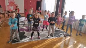 Танец в детском саду "Шоколадки"