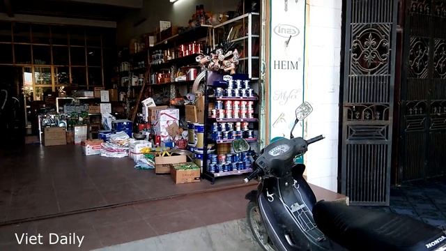A hardware store in Viet Tri, Phu Tho, Vietnam смотреть онлайн