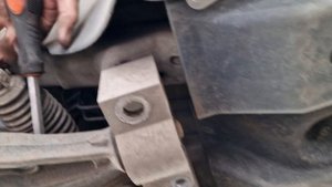 Wymiana Tulei Tylnych Wahacza Przedniego Volkswagen #Touran 1T0 Caddy III #Tuleje #Wahacza Golf V