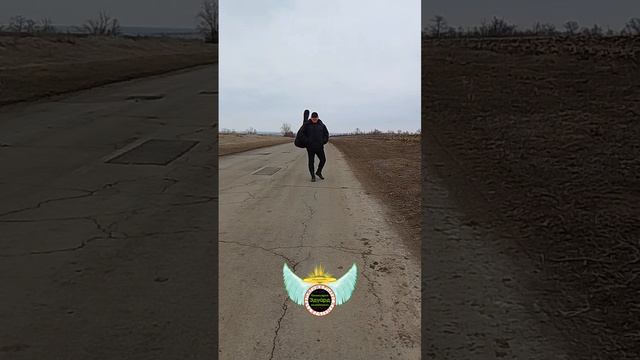 Белые крытья. Комиссаров Эдуард Михайлович