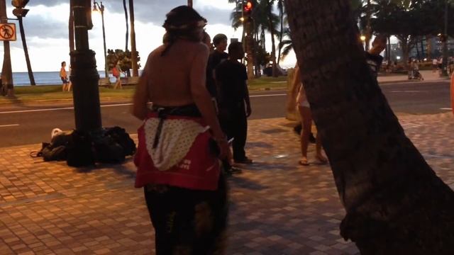 Бомжиха Отжигает Gangnam Style смотреть онлайн