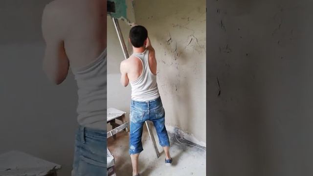 Штукатурка стены.