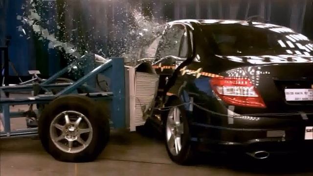 2011 Mercedes-Benz C-Class Side Crash Test смотреть онлайн