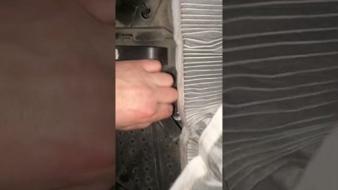 Замена фильтр в салоне печка Пежо партнёр