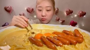 ASMR Carbonara with Sausage【Mukbang/ Eating Sounds】【English subtitles】