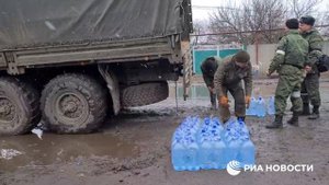 В освобожденную Трехизбенку Луганской области привезли гумпомощь