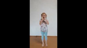 Head shoulders knees and toes Vikaland (песня "Голова, плечи и коленки, и носочки")