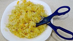 Свинина тушеная с квашеной капустой