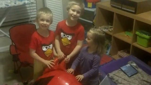 Angry Birds Air Swimmers is LIVE! смотреть онлайн