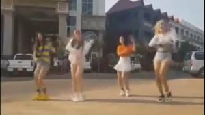 Девушки танцуют под Russian girls милые девушки