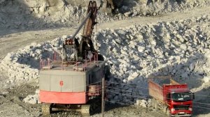 Экскаватор карьерный ЭКГ-5А погрузка самосвала 8х4 HOWO