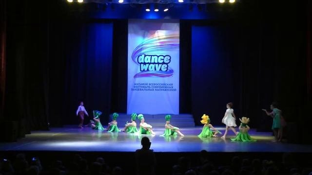 DanceWawe 2017. Танцевальное шоу. 10-13 лет Образцовая студия современной хореографии  Дефиле