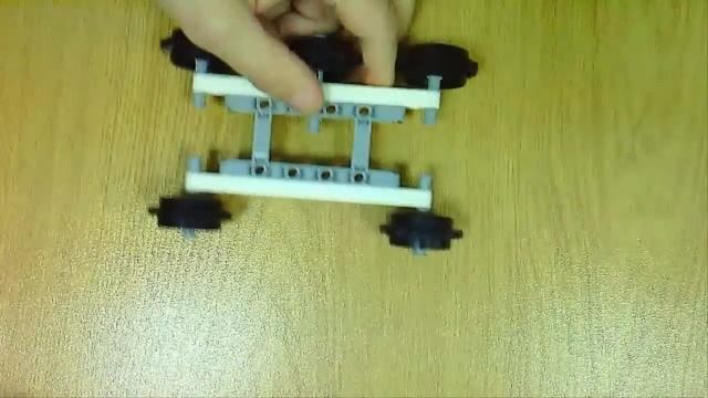 Гусеничная платформа на базе набора Lego EV3. Модели Лего для начинающих. смотреть онлайн