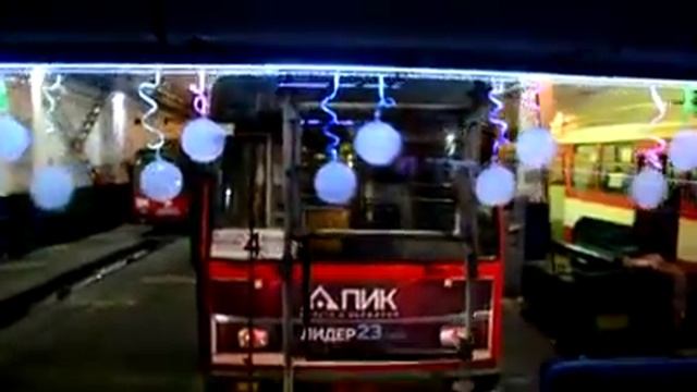 Новогодний троллейбус в Николаеве смотреть онлайн