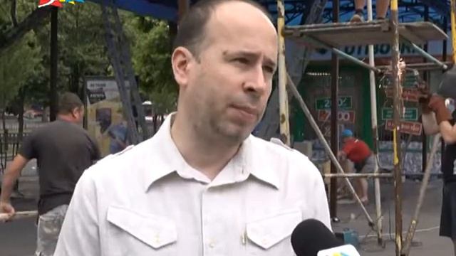 Объектив 12 06 18На 3 ей Слободской демонтируют незаконный навес