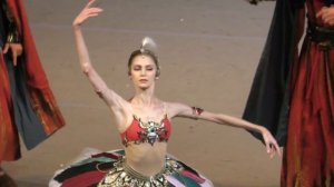 Daria Ionova as Gulnara (debut) variation and coda Le Corsaire