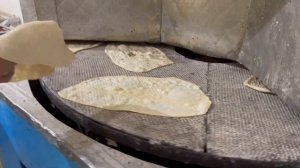 Yufka bread bakery| A brave 70-year-old man bakes Tufton Yufka bread in Iran |Iranian bread