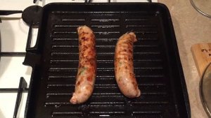 Вкуснейшие купаты из мяса индейки на гриле с запечённый картофелем
