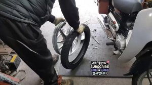 Honda Super Cub Motorcycle how to change Rear Tire Replacement for Womens Favorite
