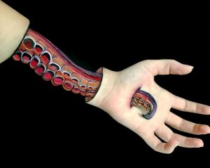 3D рисунки на руке. Крутые иллюзии.