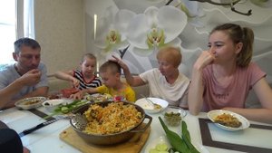 МУКБАНГ ПРАЗДНИЧНЫЙ ?? УЖИН С МАМОЙ | MUKBANG HOMEMADE PILAF #мукбанг