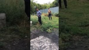 Разбил балон с пеной, бедный мужик я ору