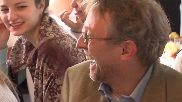 Как на казачьем подворье иностранную молодежь сватали смотреть онлайн