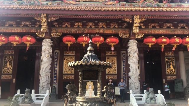 Living and Teaching Abroad in Kunshan, China смотреть онлайн