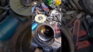 Ремонт Каризмы. Замена тросов ручника, ремонт тормозного цилиндра.