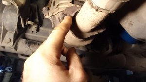 как снять приклеенный поддон.