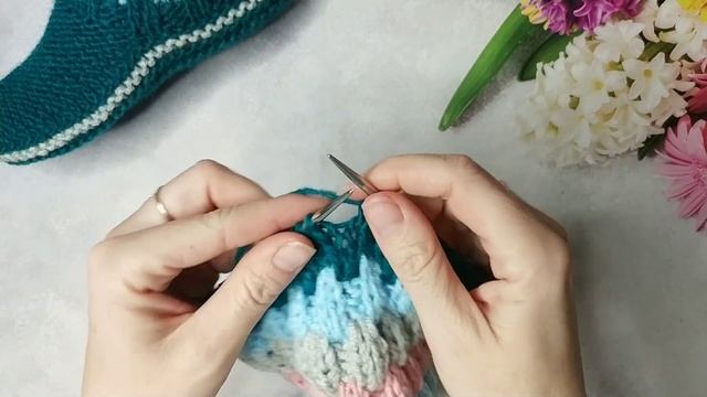 Носки на двух  спицах с узором из остатков пряжи! Остатки пряжи в дело!!
