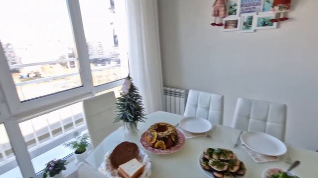 Приехал к сестричке