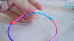 Браслет урок по технике завязывания узлов своими руками.